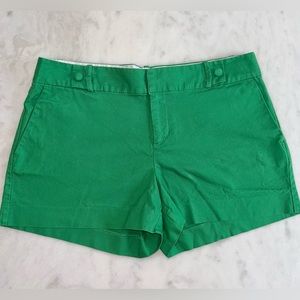 Banana Republic Chino Shorts. Kelly Green. Women's Size 14. 3 inch Inseam.